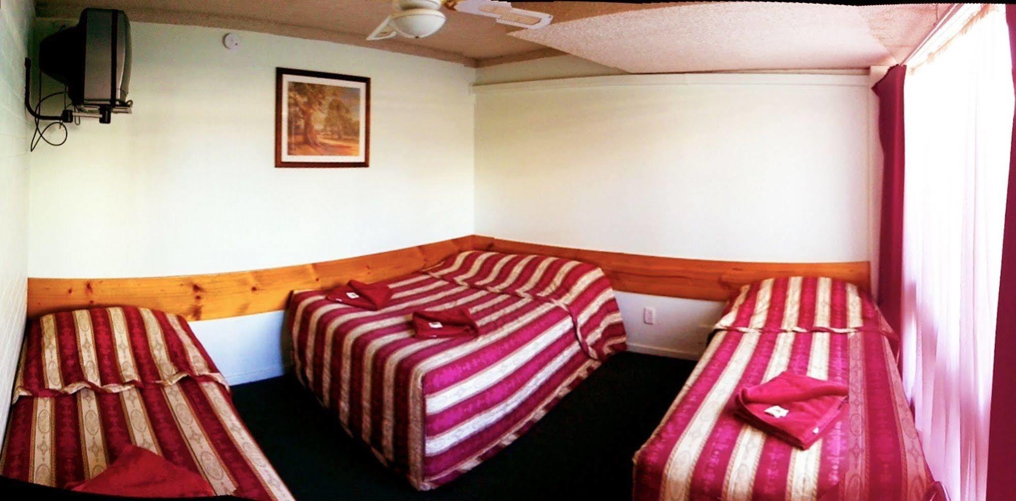 Homestead Motel Dubbo Exteriör bild